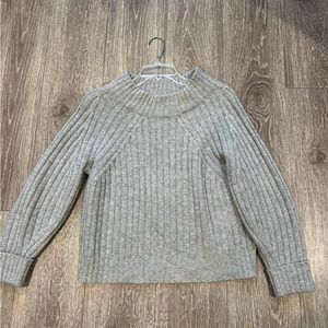 R Label Sweater